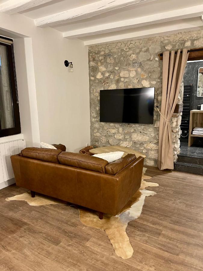 La Loge De Pierre Au Coeur De La Vieille Ville D อานซี ภายนอก รูปภาพ